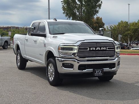 Used 2022 RAM 2500 Laramie AWD/4WD image 1