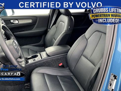 Certified 2025 Volvo XC40 B5 Core AWD/4WD image 30
