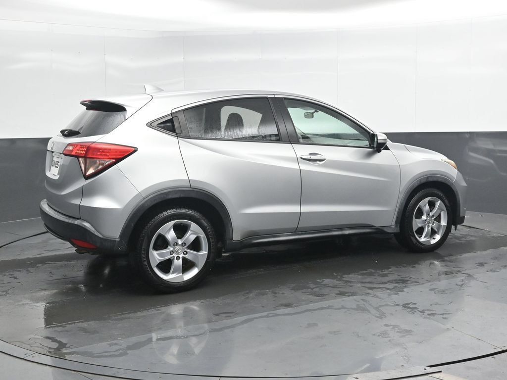 Used 2016 Honda HR-V EX image 2
