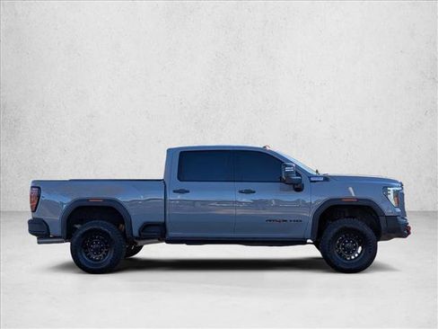 Used 2025 GMC Sierra 2500 AT4X w/ AT4X AEV Edition image 4