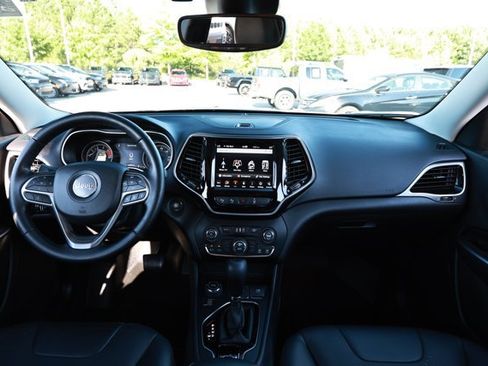 Used 2020 Jeep Cherokee Limited w/ Technology Group AWD/4WD image 32