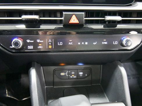 Certified 2026 Kia Sportage SX AWD/4WD image 26