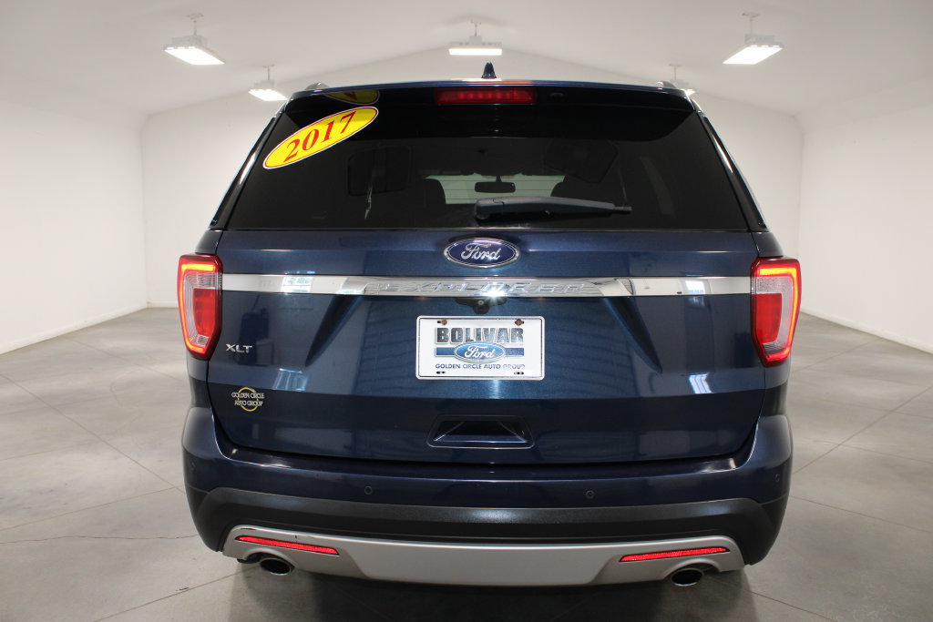 Used 2017 Ford Explorer XLT w/ Equipment Group 202A FWD image 8