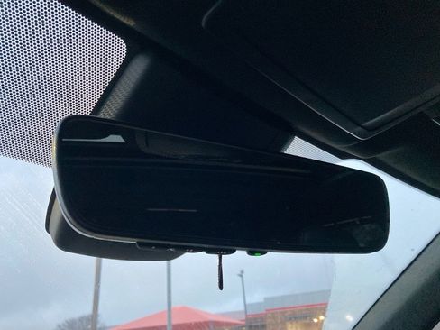 Used 2023 Toyota Highlander XSE image 28