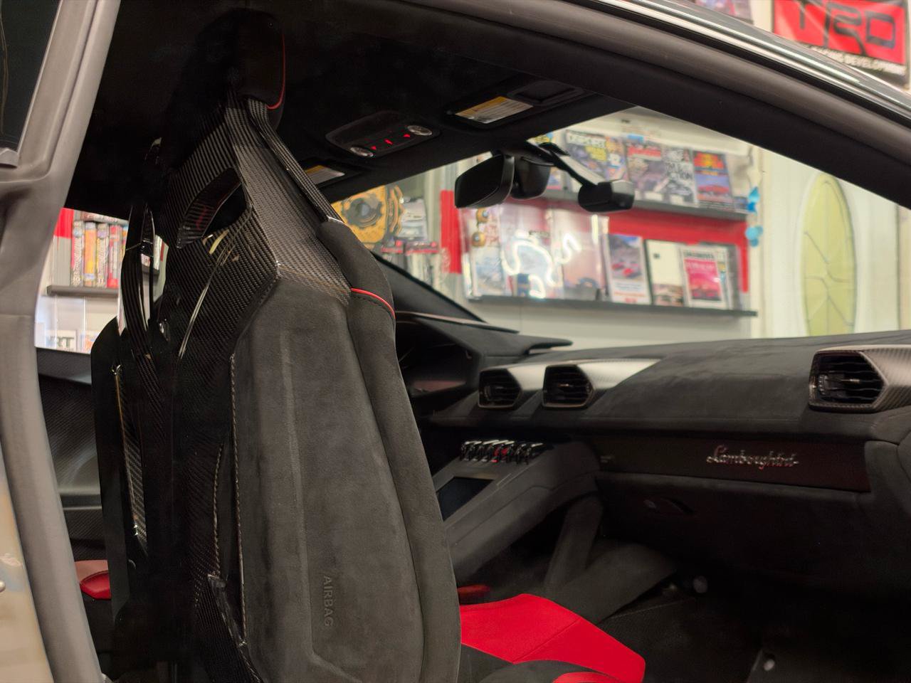 Used 2022 Lamborghini Huracan STO RWD image 29