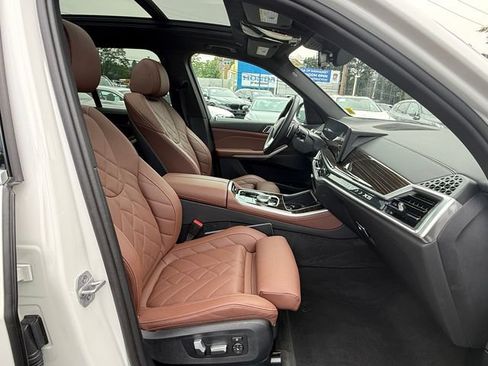 Used 2025 BMW X5 xDrive40i w/ Parking Assistance Package AWD/4WD image 30