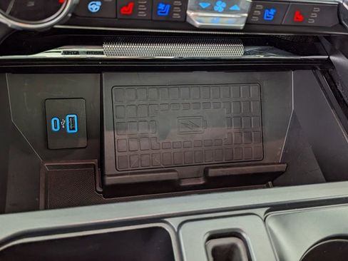 Certified 2022 Ford F150 Raptor w/ Equipment Group 801A High AWD/4WD image 32