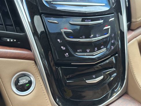Used 2016 Cadillac Escalade Platinum AWD/4WD image 37