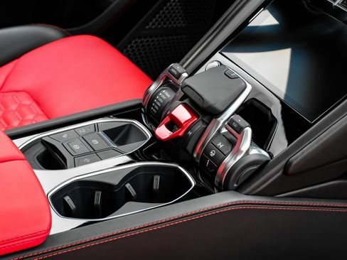 Used 2022 Lamborghini Urus image 21