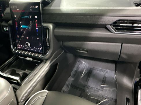 Used 2025 GMC Yukon AT4 Ultimate w/ LPO, Illumination Package image 36