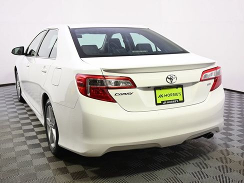 Used 2014 Toyota Camry SE w/ Fleet Convenience Package FWD image 4