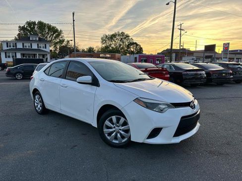 Used 2014 Toyota Corolla LE image 2