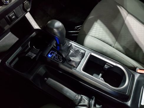 Used 2020 Toyota Tacoma SR RWD image 30