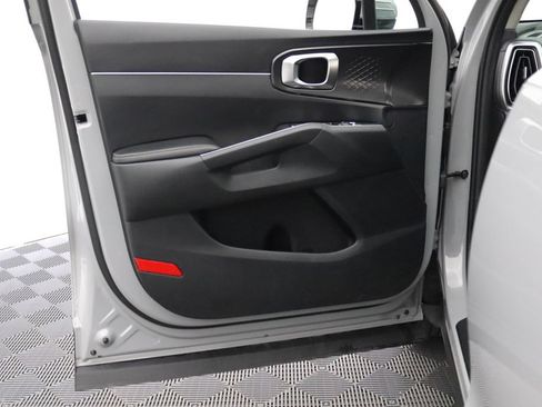 Used 2024 Kia Sorento S w/ Panoramic Sunroof Package FWD image 11