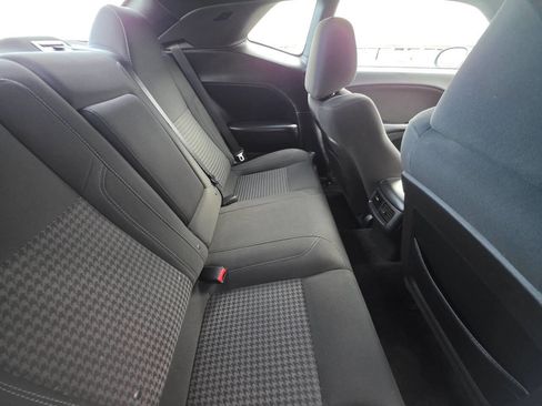 Used 2015 Dodge Challenger SXT image 13