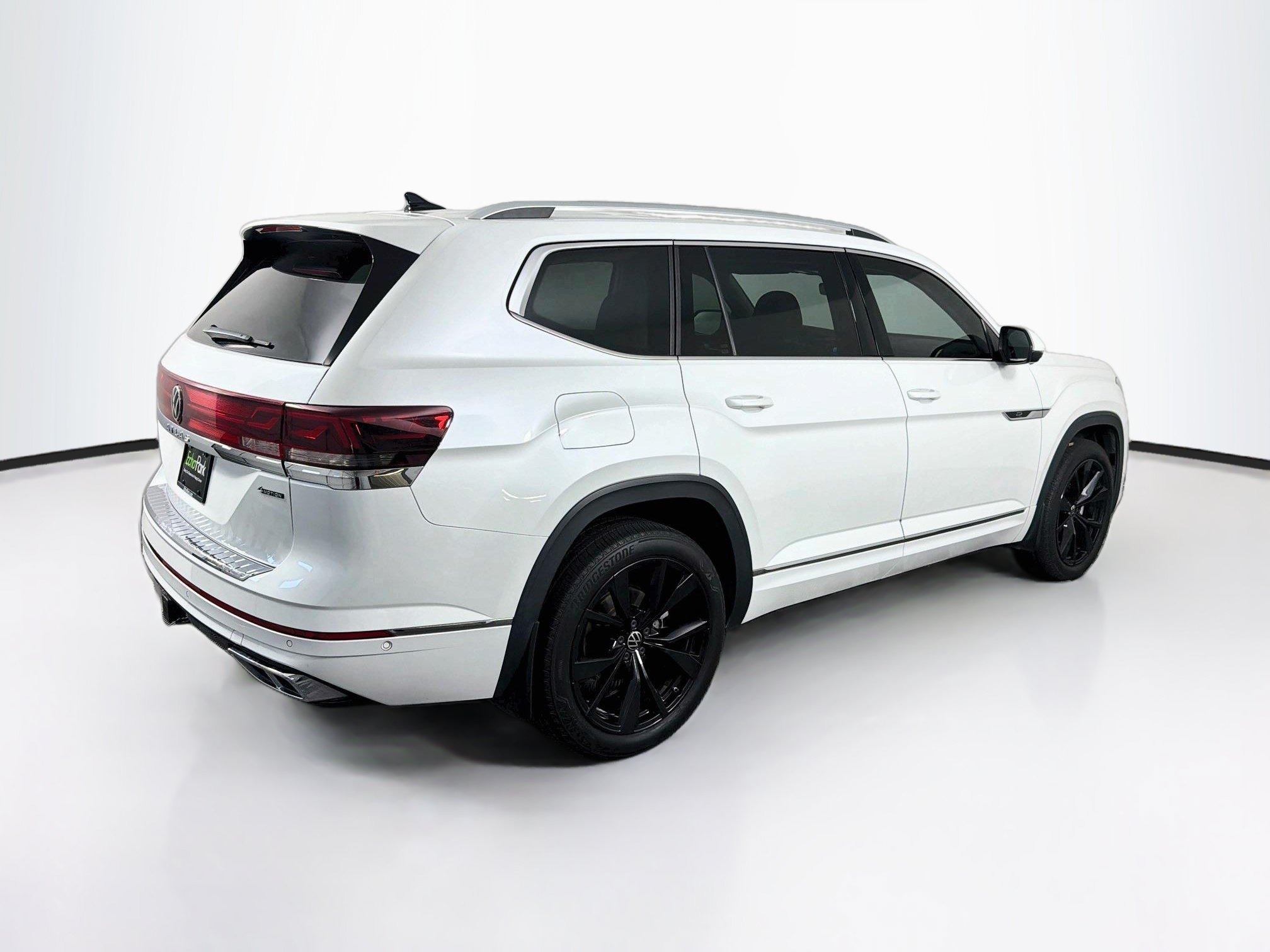 Used 2024 Volkswagen Atlas SEL Premium R-Line AWD/4WD image 9