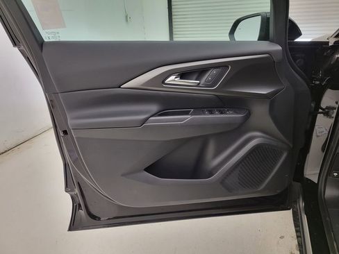 New 2026 Chevrolet Equinox EV LT image 24