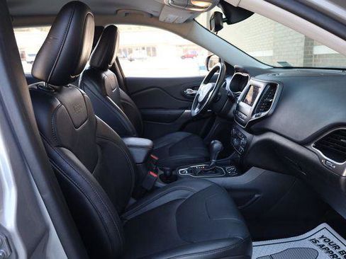 Used 2021 Jeep Cherokee Latitude Lux FWD image 30
