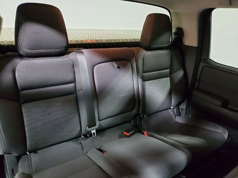 Used 2022 Nissan Frontier SV image 11