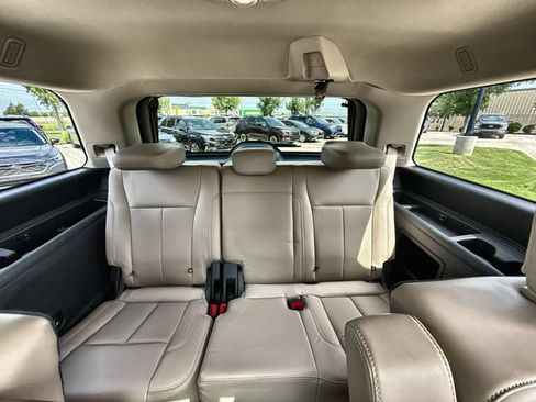 Used 2024 Ford Expedition XLT RWD image 23