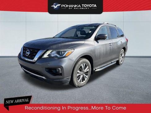 Used 2018 Nissan Pathfinder SL AWD/4WD image 1