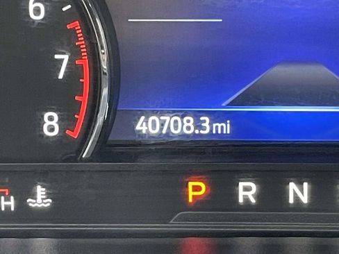 Used 2022 Ford Explorer XLT image 27