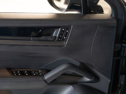 Certified 2024 Porsche Cayenne Turbo GT AWD/4WD image 18