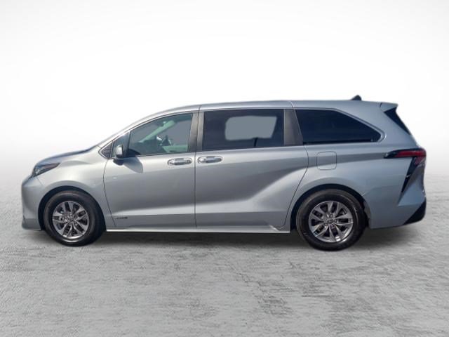 Certified 2021 Toyota Sienna XLE AWD/4WD image 8