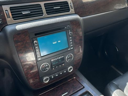 Used 2007 GMC Yukon Denali image 23