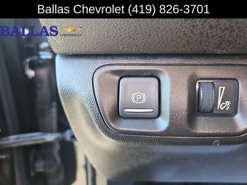 Certified 2022 GMC Acadia SLE w/ Driver Convenience Package image 18