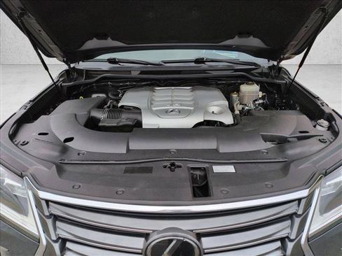 Used 2018 Lexus LX 570 4WD w/ Luxury Package image 26