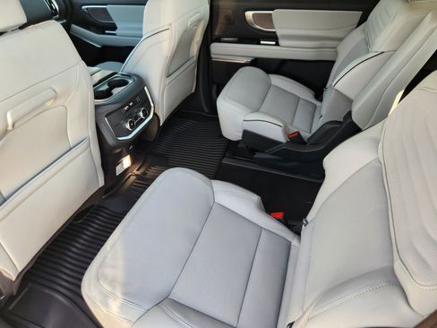 New 2025 Ford Expedition Platinum w/ Platinum Ultimate Package image 24