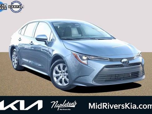 Used 2025 Toyota Corolla LE image 1