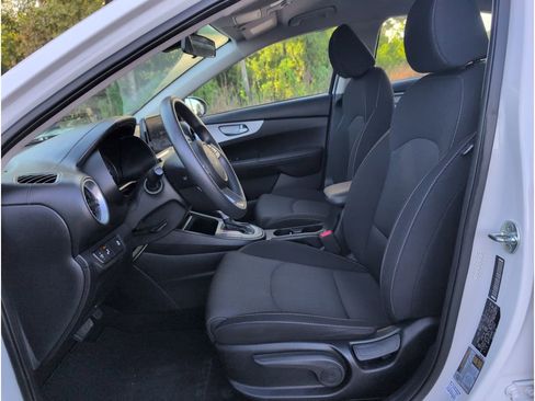 Used 2024 Kia Forte LXS w/ LXS Technology Package image 10