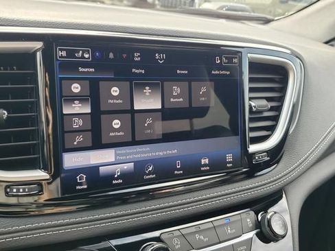 New 2026 Chrysler Pacifica Select AWD/4WD image 10