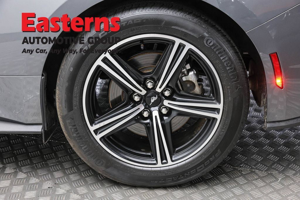 Used 2025 Ford Mustang Coupe RWD image 10