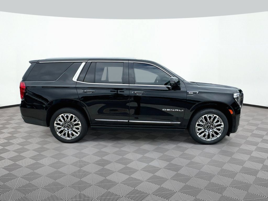 Used 2024 GMC Yukon Denali Ultimate w/ LPO, Floor Liner Package AWD/4WD image 4