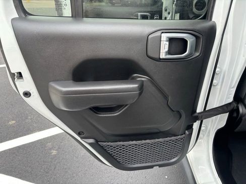 Used 2024 Jeep Wrangler Unlimited AWD/4WD image 24