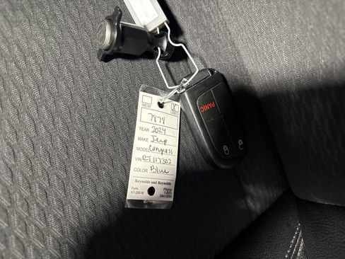 Used 2024 Jeep Compass Latitude AWD/4WD image 21