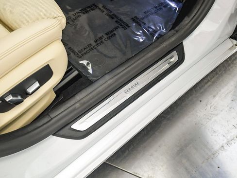 Certified 2023 BMW 530e w/ Convenience Package image 19