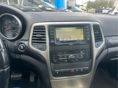 Used 2011 Jeep Grand Cherokee Laredo image 18