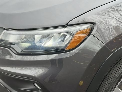 Certified 2024 Jeep Compass Latitude image 8