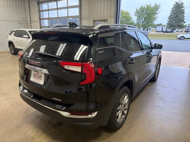 Used 2024 GMC Terrain SLT AWD/4WD image 5