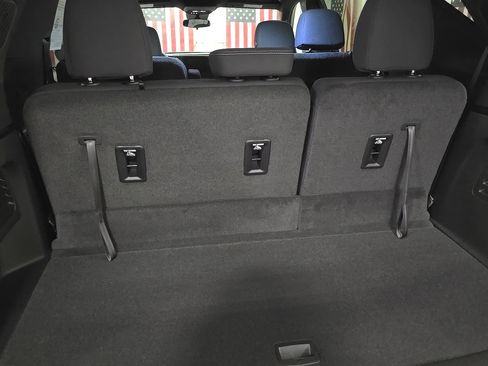 New 2026 Chevrolet Traverse LT image 9