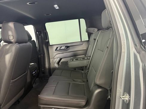 Used 2026 Chevrolet Suburban RST AWD/4WD image 27