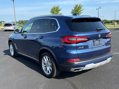 Used 2022 BMW X5 xDrive40i w/ Premium Package AWD/4WD image 3
