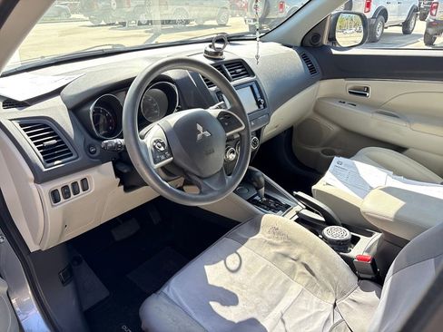 Used 2021 Mitsubishi Outlander Sport ES image 6
