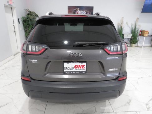 Used 2019 Jeep Cherokee Latitude Plus FWD image 4