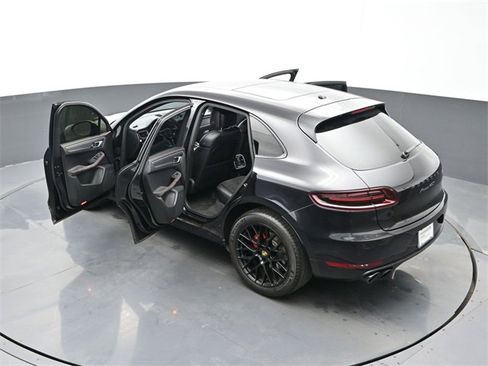 Used 2018 Porsche Macan GTS image 27