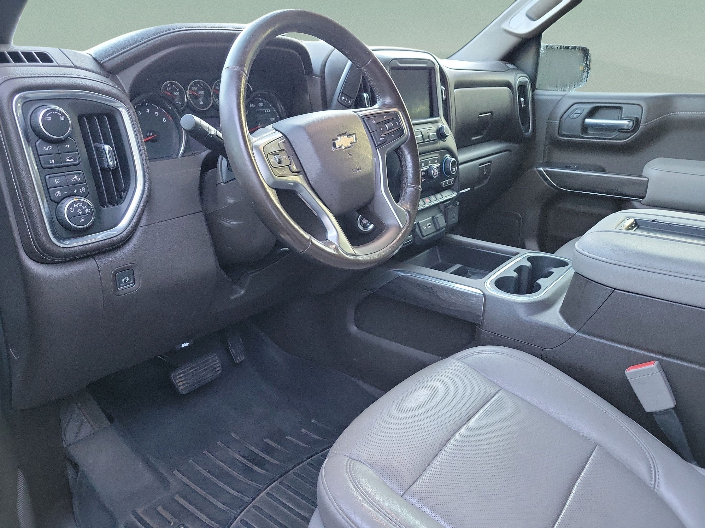 Used 2019 Chevrolet Silverado 1500 LTZ w/ LTZ Convenience Package AWD/4WD image 13